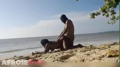 play Outdoor-Leidenschaft: Sex in der Öffentlichkeit am Strand