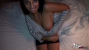 play Scopa con un papà che ti mostra che belle tette ha xnxx