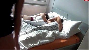 play Adulto de 50 anos fodido na bunda por jovem fodido na cama ao lado de sua esposa adormecida