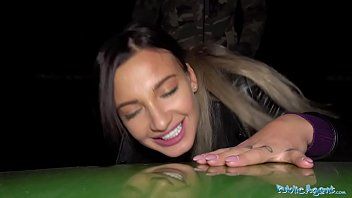 play Une Futai Party la nuit avec une excitation