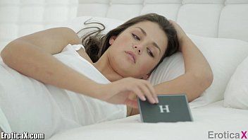 play Fille amoureuse qui a des relations sexuelles romantiques