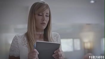 play Esta garota é uma oportunidade que você pode explorar sexualmente quando