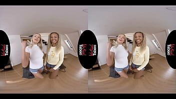 play صديقتان ترغبان في ممارسة الجنس مع نفس الرجل الذي يسجلهما