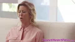 play مفلس جبهة تحرير مورو الإسلامية سحاقيات الكسيس فوكس و سابينا روج في عن طريق الفم و tribbing العمل