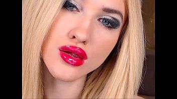play The blonde with big lips fucks a guy with a dirty cock
